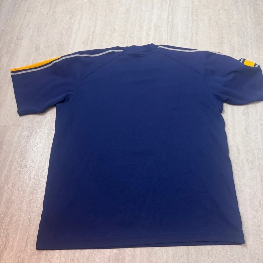 Vintage Adidas sweatshirt crewneck small logo short sleeve